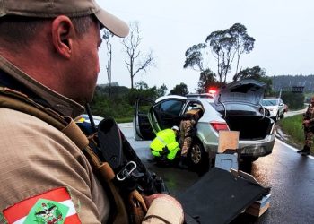 Em operação em conjunto casal é preso com quase 17 kg de crack