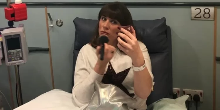 Drama de Diagnóstico Errado: Maquiadora Recebe Acordo Extrajudicial após Falsa Identificação de Câncer de Pele