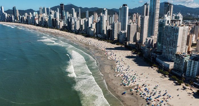 SC: 80% de praias próprias para banho, aponta relatório