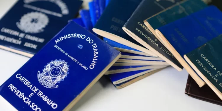 Para 2025 governo quer corrigir FGTS pela poupança