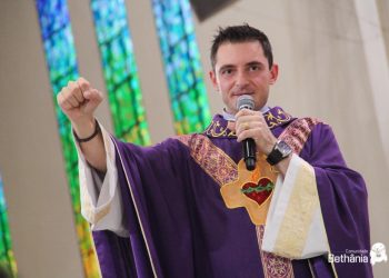 Padre Elinton Costa, da Comunidade Bethânia, está internado para tratamento de leucemia