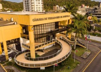 Operação na câmara de vereadores de Joinville policia cumpre mandados em dois gabinetes