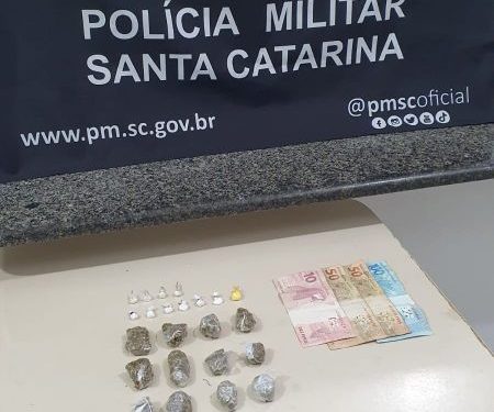 Após denúncias de tráfico Policia Militar prende suspeito e encontra droga