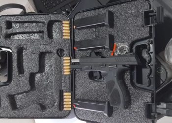 Polícia Civil apreende arma de autor de violência doméstica em tijucas.