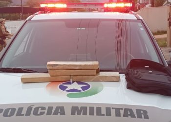 Policia Militar prende dois homens e encontra droga no Carmelo