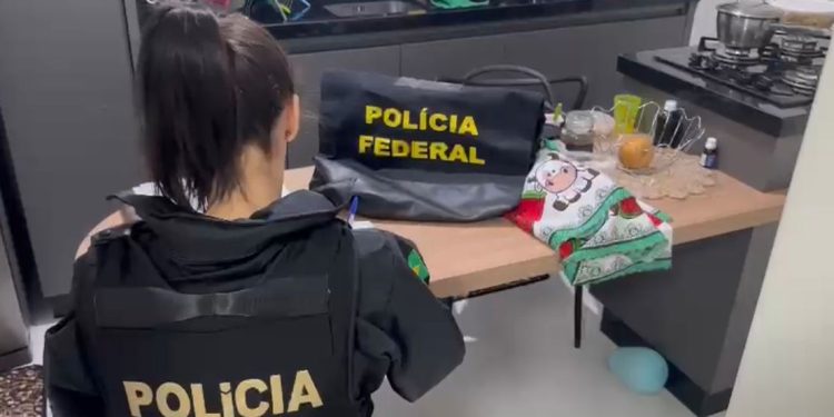 Polícia Federal combate o contrabando de milho e outras mercadorias na região sul do país