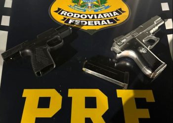 PRF prende na BR-101 homem portando ilegalmente duas pistolas, uma real e uma simulacro