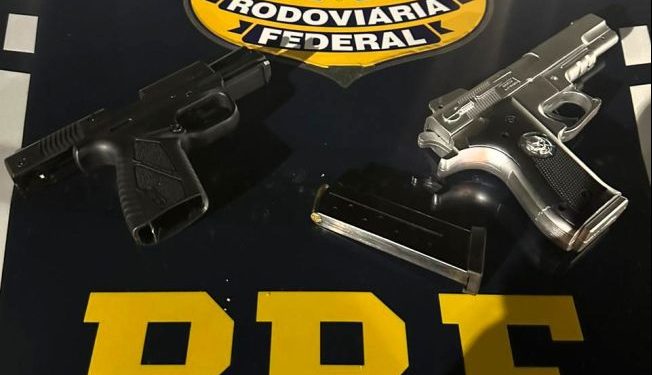 PRF prende na BR-101 homem portando ilegalmente duas pistolas, uma real e uma simulacro