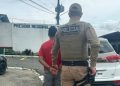 Policia Militar de São João Batista cumpre MP prende homem em empresa de calçado