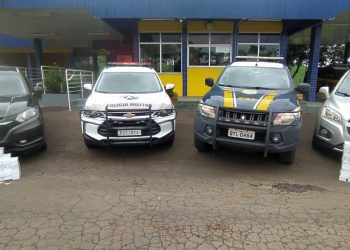 Ação conjunta PRF e PM apreende celulares escondidos na lataria de automóveis na BR-282 em Maravilha