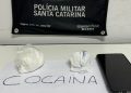 Policia Militar de São João Batista em operação de combate ao crime prende homem e encontra cocaína