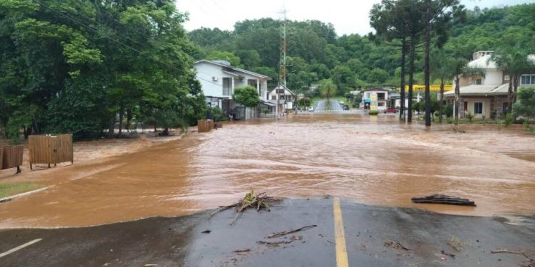 Dívidas de atingidos pelas chuvas, no Alto Vale, têm novos prazos.