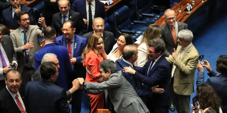 Mudanças nos Setores de Cesta Básica, Serviços e Combustíveis com a Reforma Tributária