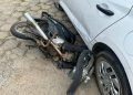 Homem fica ferido após acidente entre carro e moto em Canelinha