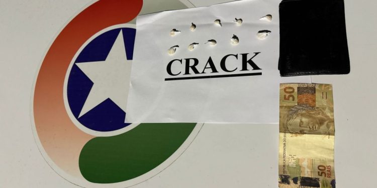 Após denúncia homem é preso com drogas no Jardim São Paulo