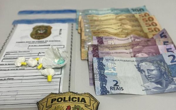 POLÍCIA CIVIL PRENDE MULHER NO BAIRRO RIBANCEIRA DO SUL POR TRÁFICO DE DROGAS