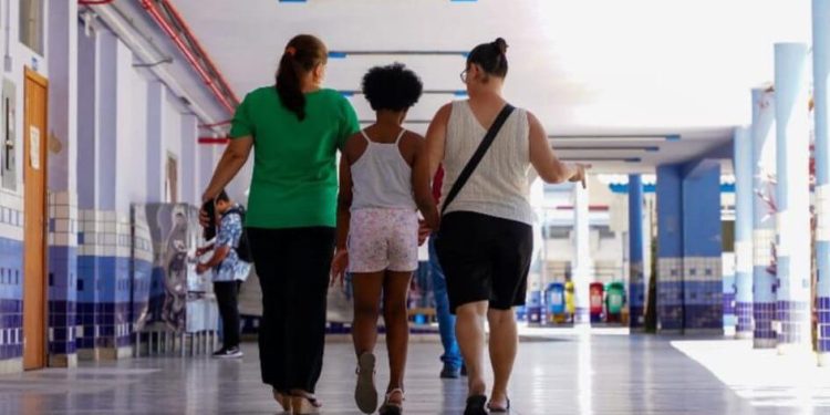 Segundo período de matrículas da rede estadual de SC vai até esta quarta-feira; veja como se inscrever