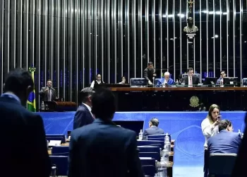 Senado aprova projeto que cria incentivo financeiro para estudantes do Ensino Médio