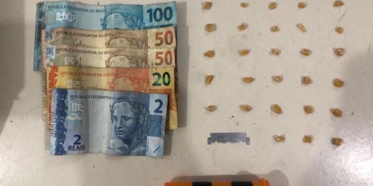 Homem é preso após denúncias de trafico em Itapema