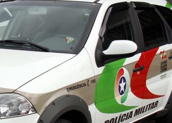 Pai é preso suspeito de agredir filha de 3 anos com tapas no Timbezinho