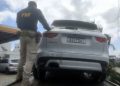 Carro de luxo clonado roubado em Brusque é recuperado na BR-101 em Itajaí