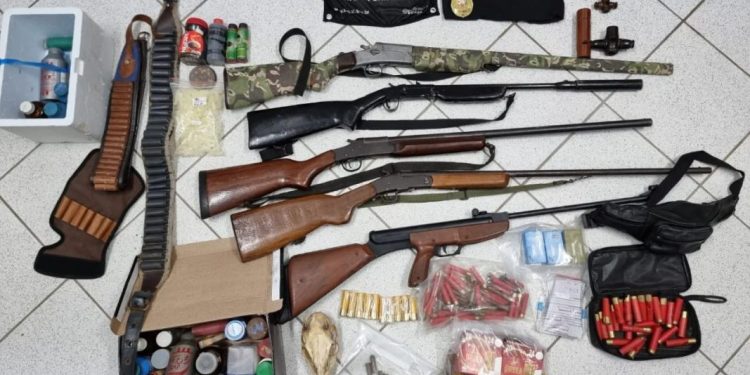 Polícia Militar Ambiental e Polícia Civil realizam operação conjunta para cumprimento de mandados de busca e apreensão