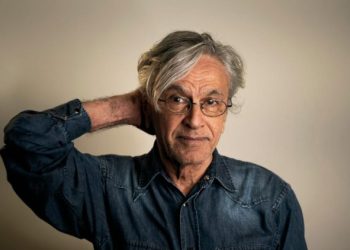 Caetano Veloso processa marca por uso indevido de imagem
