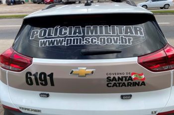 HOMEM É DETIDO AO TENTAR SEGURAR CRIANÇA NA ENTRADA DA ESCOLA, EM SÃO JOÃO BATISTA