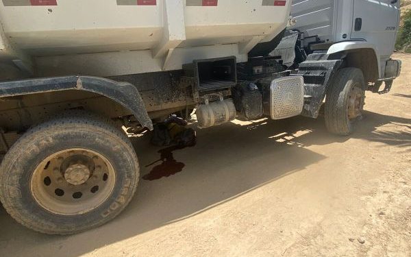 Jovem morre em acidente envolvendo moto e caminhão em Tijuca