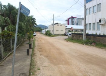 Rua Luciana Campiolli e trecho da Pedro Roque Vargas receberão pavimentação com lajotas