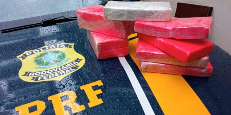 PRF localiza quase 10 quilos de cocaína durante abordagem em Itapema