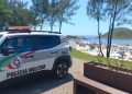 Policial militar de folga salva mãe e filha de afogamento na praia do Sonho em Palhoça