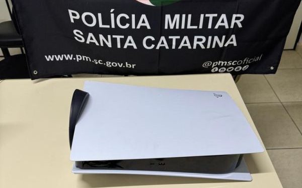 Policia Militar de São João Batista recupera Playstation 5 furtado de residência no Centro