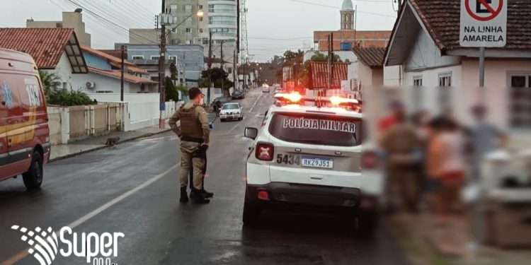 Adolescente para no hospital depois de discutir e ser agredida pelo pai