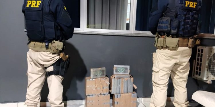 42 kg de cocaína são apreendidos pela PRF em Imbituba, na BR-101