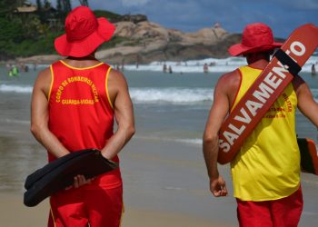 SALVAMENTOS: mais de 1 mil pessoas são salvas de afogamentos no litoral catarinense