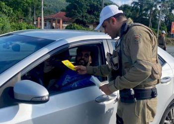 Campanha educativa no trânsito é realizada em Florianópolis