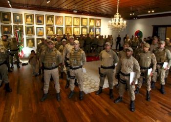 Policiais militares recebem reconhecimento por atividades operacionais