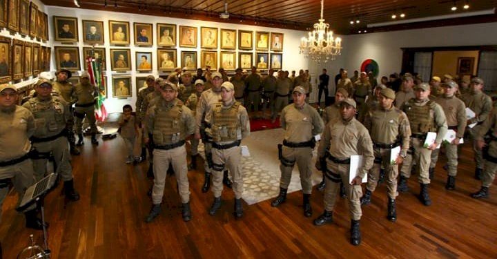 Policiais militares recebem reconhecimento por atividades operacionais
