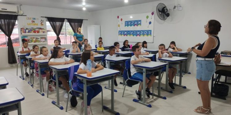Na volta às aulas, rede municipal de São João Batista recebe estudantes com novidades