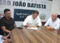 Ordem de serviço para execução do novo asfalto da Tajuba I e do Rio do Braço é assinada