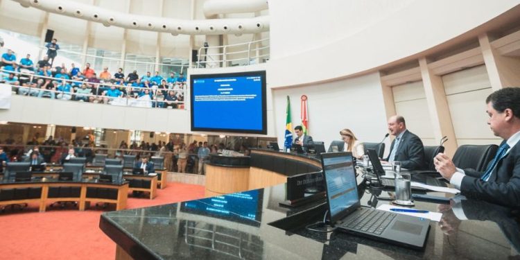 ALESC reinicia hoje suas atividades