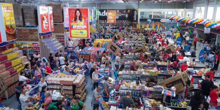 Grupo Koch abre 140 vagas para loja em São João Batista