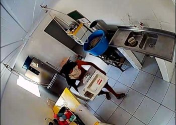 Homem invade creche e furta microondas no centro