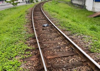 Homem é preso por ter apedrejado, estuprado e jogado mulher em riacho