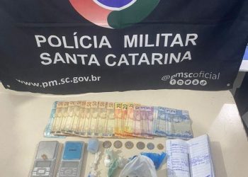 Após denúncias menores são apreendidos com drogas em Tijucas