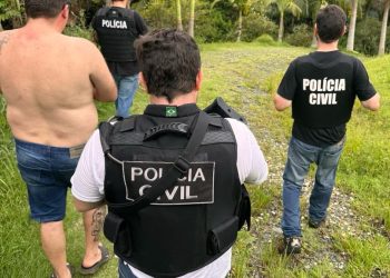 Polícia Civil cumpre mandados de busca e apreensão e prisão temporária por tráfico de drogas e organização criminosa