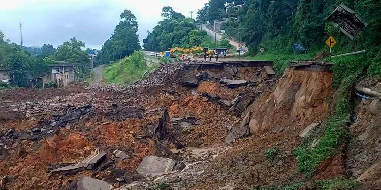 Alerta de Riscos: TCE Identifica 100 Municípios em Santa Catarina Suscetíveis a Deslizamentos e Inundações