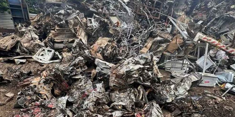 Operação contra a Dengue em SC Resulta na Destruição de 4,6 Mil Veículos Abandonados para Eliminar Focos do Mosquito Aedes aegypti