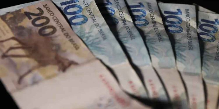 Ainda existe um montante de mais de R$ 7,5 bilhões a serem resgatados pelo público, de acordo com informações do Banco Central do Brasil.